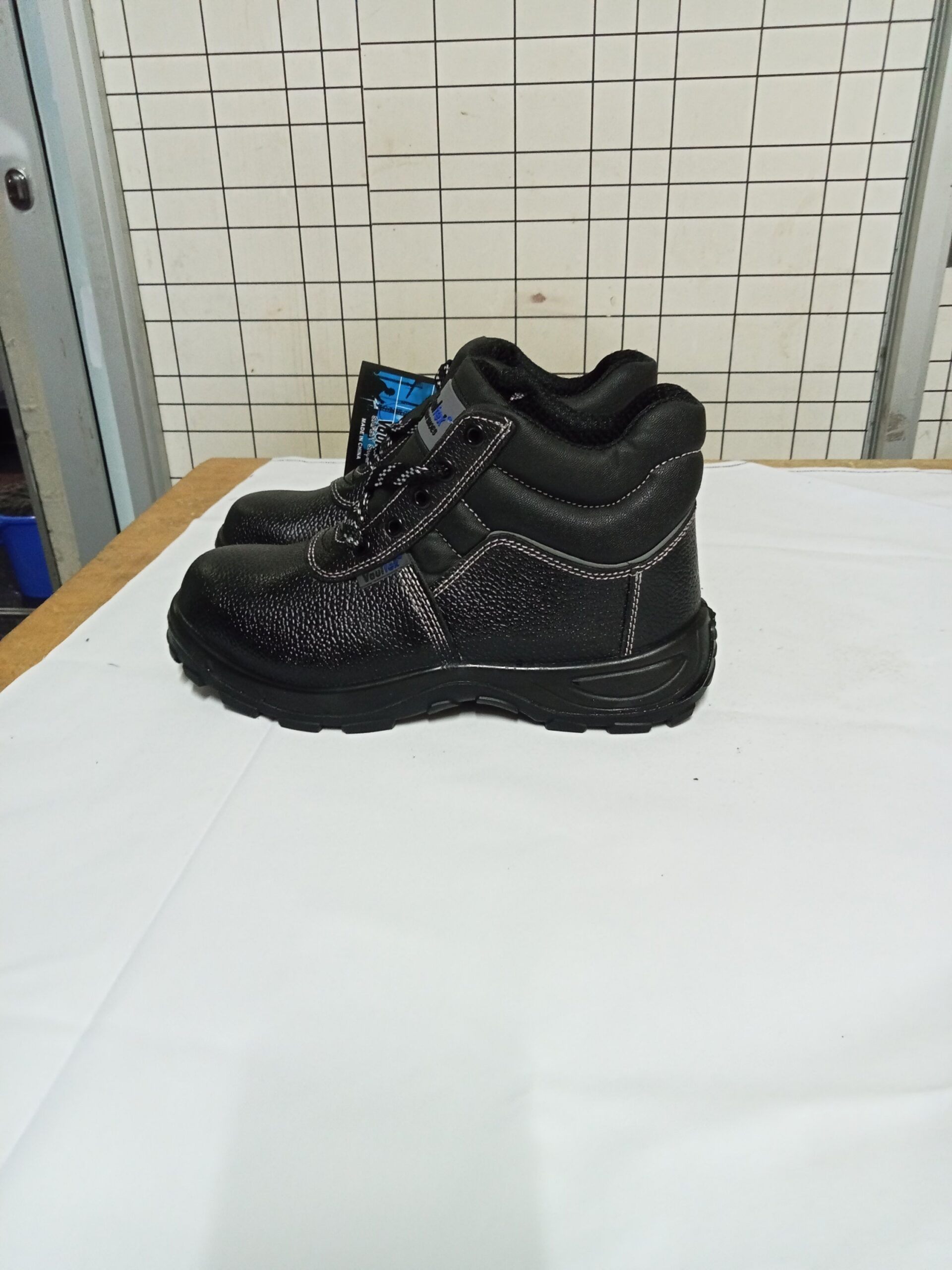 safety boots - Safety Store Kenya